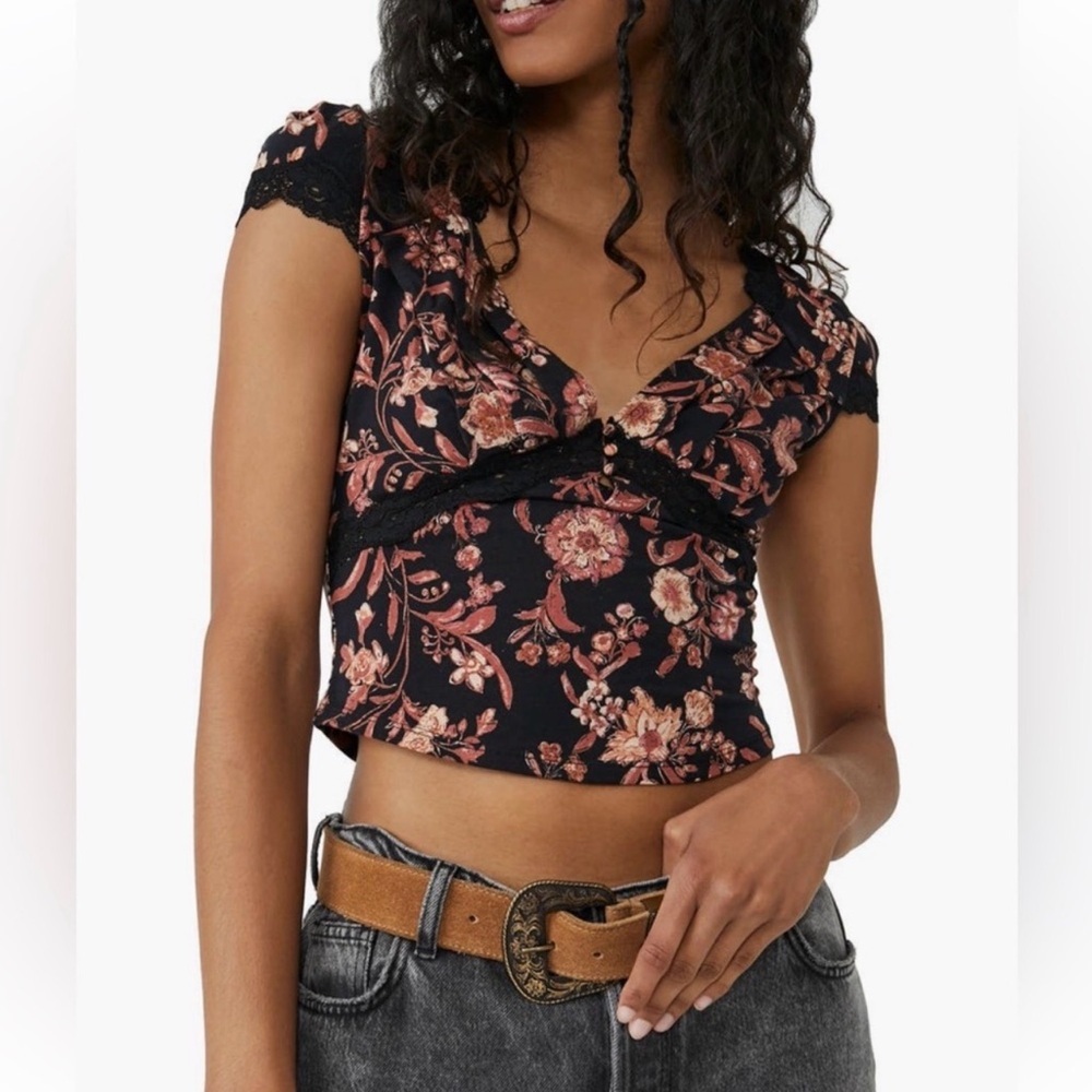 Free People Emery Top Cropped Lace Trim Floral Print Deep V Women’s Size Small
